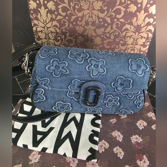 Marc Jacobs Blue Floral Denim Crossbody Bag. Come 2 straps and dust bag. - Picture 6 of 10